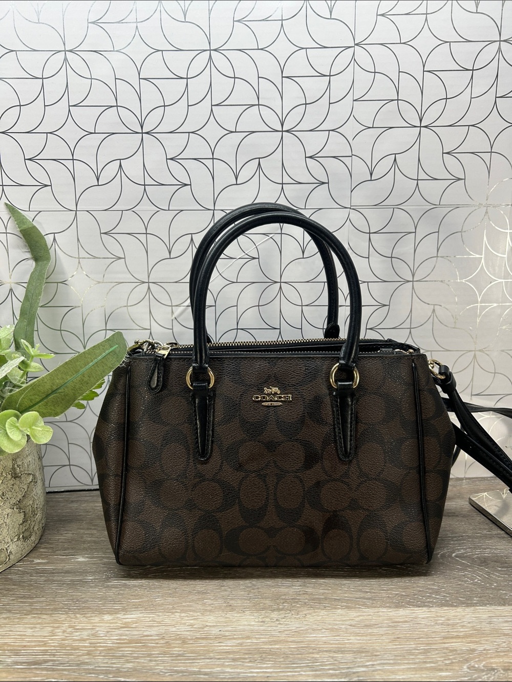 5514 Coach black brown signature satchel 645514